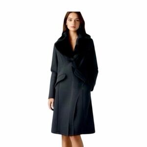 Elegant Black Coat with Faux Fur Collar